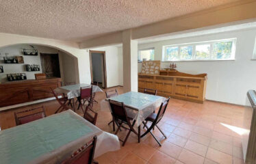 Capranica villa in un’ oasi verde