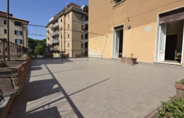 Capranica appartamento centrale con terrazzo