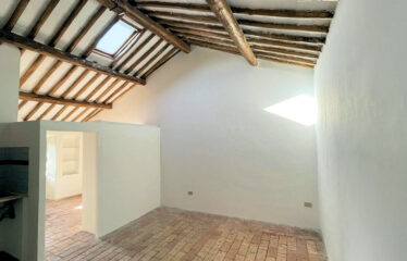 Caratteristico con affacci sul verde nel borgo antico di  Capranica