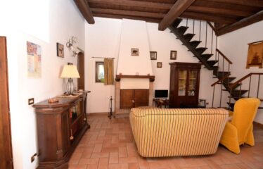 CAPRANICA  Palazzetto caratteristico