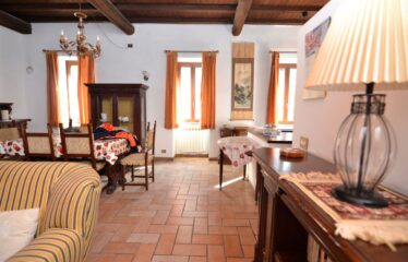 CAPRANICA  Palazzetto caratteristico