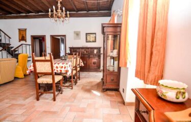 CAPRANICA  Palazzetto caratteristico