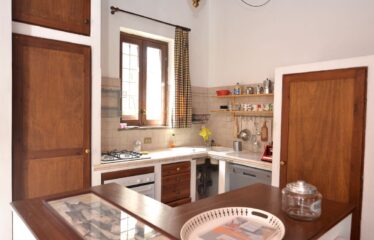 CAPRANICA  Palazzetto caratteristico