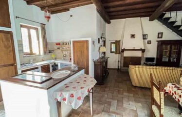CAPRANICA  Palazzetto caratteristico