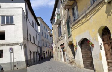 CAPRANICA  Palazzetto caratteristico