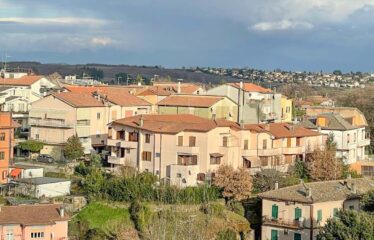 CAPRANICA Quadrilocale centralissimo