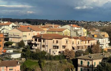 CAPRANICA Quadrilocale centralissimo