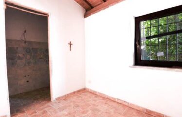 CAPRANICA Noccioleto con casaletto
