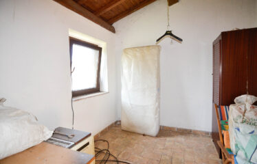 CAPRANICA Noccioleto con casaletto