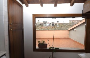 CAPRANICA Palezzetto ristrutturato