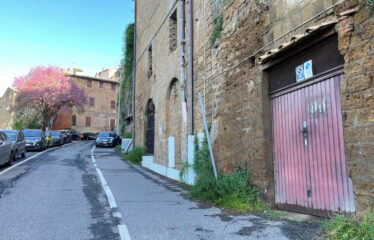 CAPRANICA GARAGE NEL CENTRO STORICO
